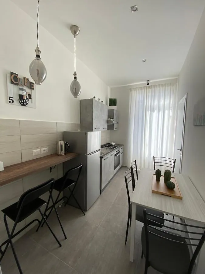Bed & Breakfast Mami B&B Naples Italy